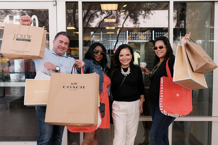 Shopping in Las Vegas with a Personal stylist - Photo 1 of 6